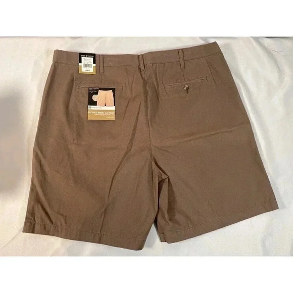 Croft & Barrow Easy Flex Pleated Brown Shorts Men's Size 42 - Picture 2 of 4